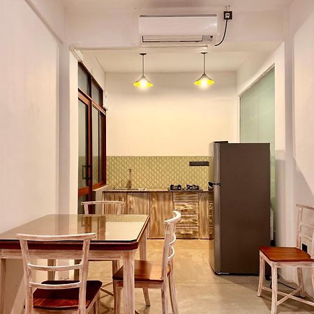 Coza Ceylon Hotel Dehiwala-Mount Lavinia Екстериор снимка