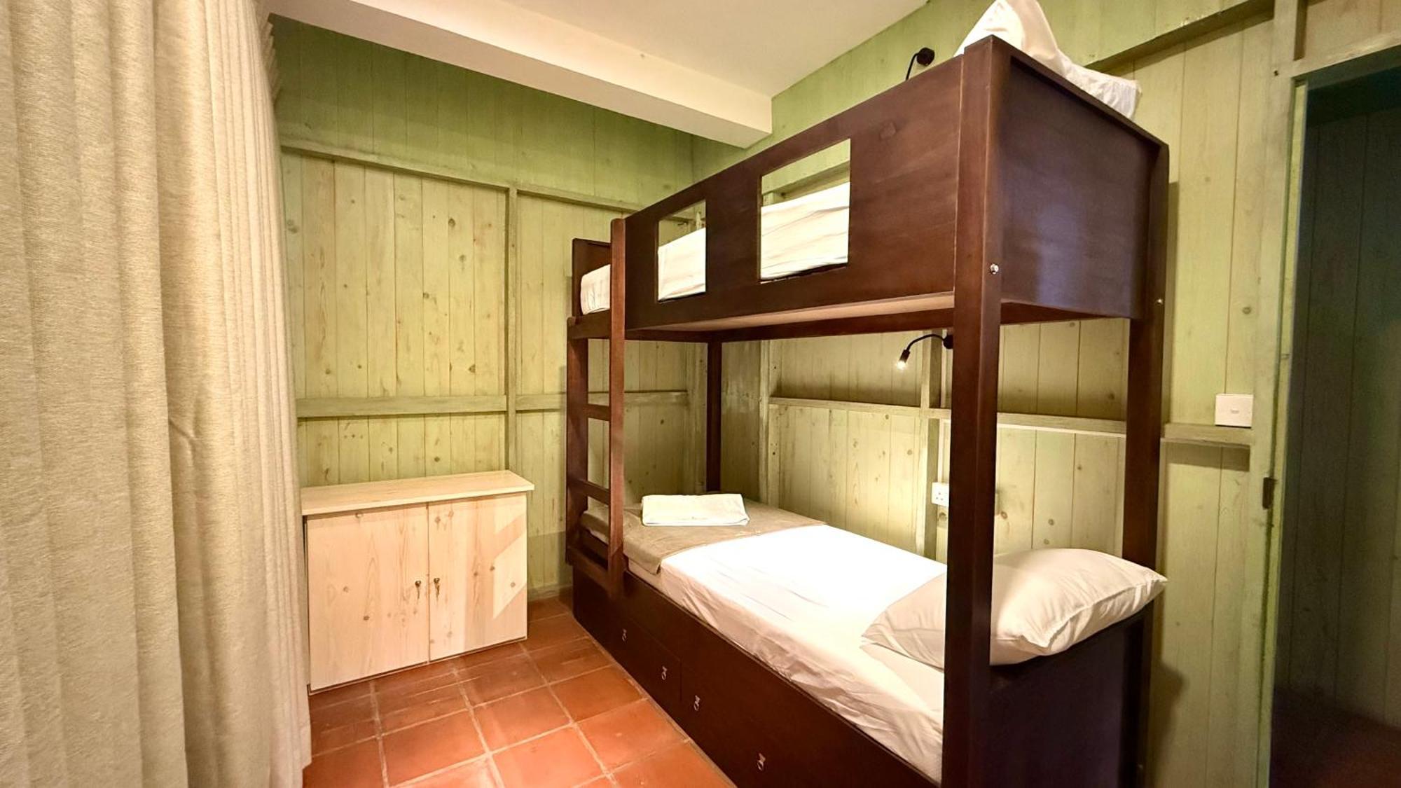 Coza Ceylon Hotel Dehiwala-Mount Lavinia Екстериор снимка