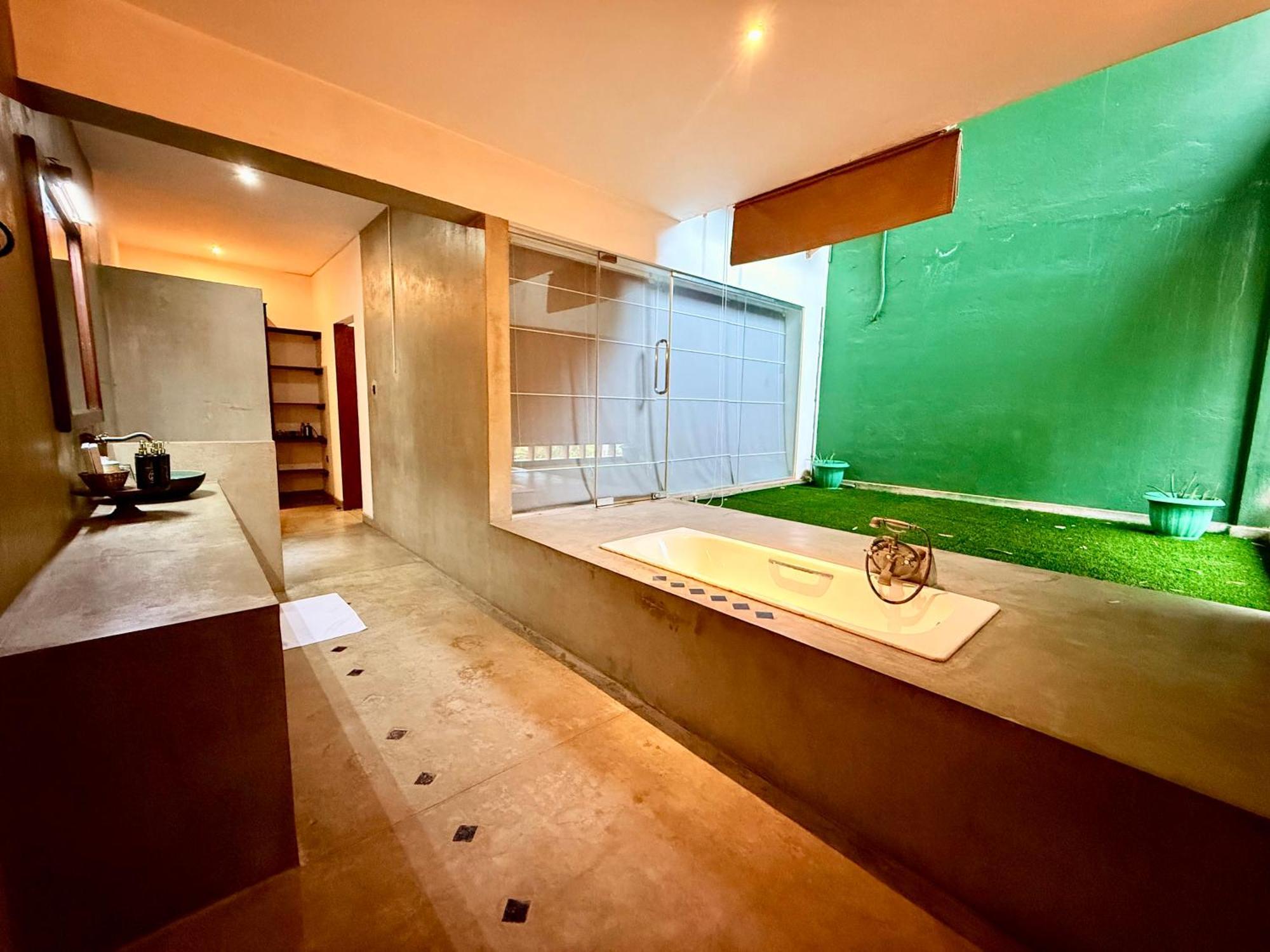 Coza Ceylon Hotel Dehiwala-Mount Lavinia Екстериор снимка