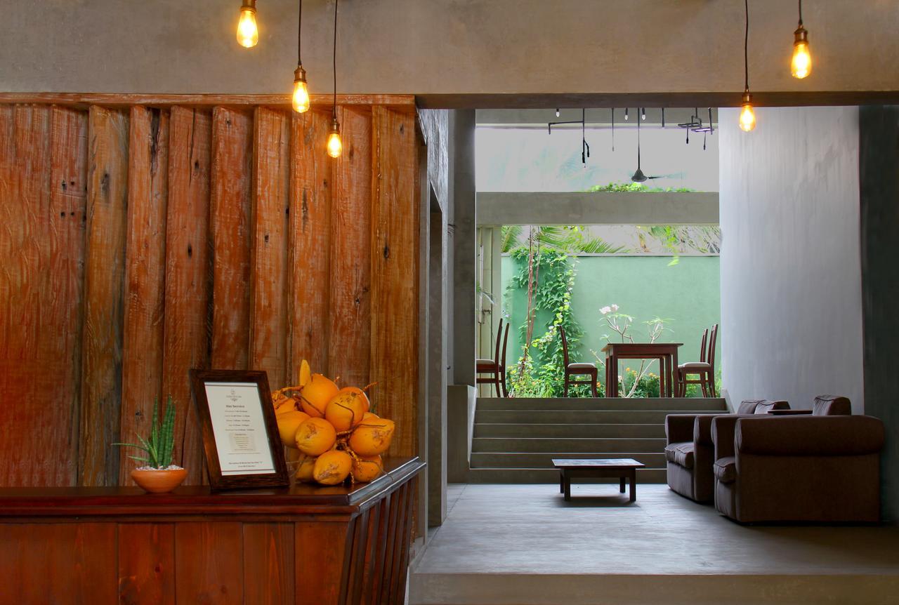 Coza Ceylon Hotel Dehiwala-Mount Lavinia Екстериор снимка