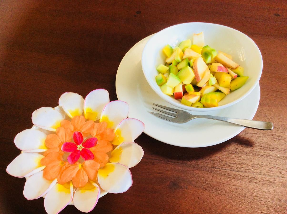 Coza Ceylon Hotel Dehiwala-Mount Lavinia Екстериор снимка