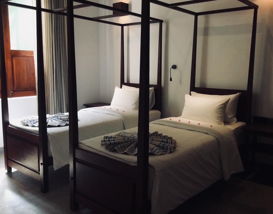 Coza Ceylon Hotel Dehiwala-Mount Lavinia Екстериор снимка