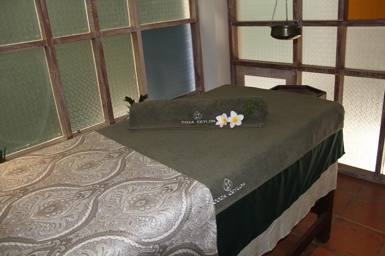Coza Ceylon Hotel Dehiwala-Mount Lavinia Екстериор снимка