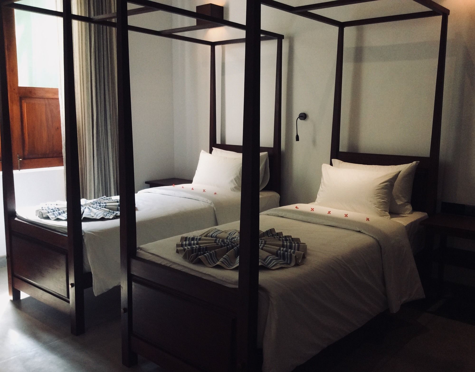 Coza Ceylon Hotel Dehiwala-Mount Lavinia Екстериор снимка