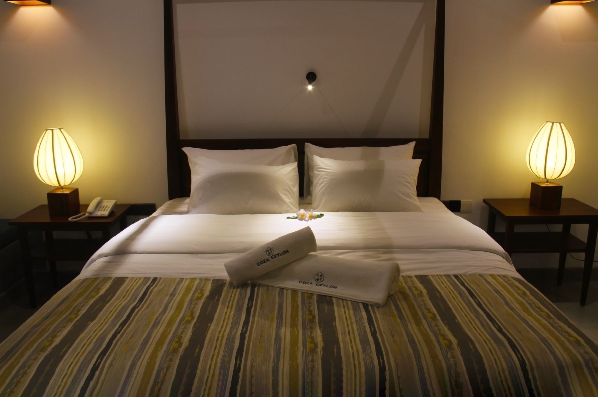 Coza Ceylon Hotel Dehiwala-Mount Lavinia Екстериор снимка