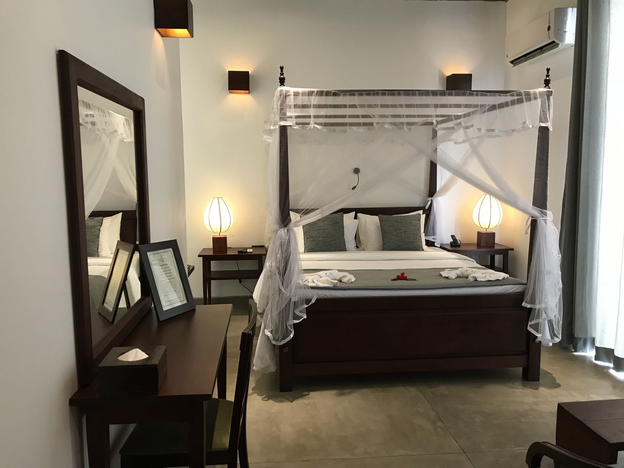 Coza Ceylon Hotel Dehiwala-Mount Lavinia Екстериор снимка